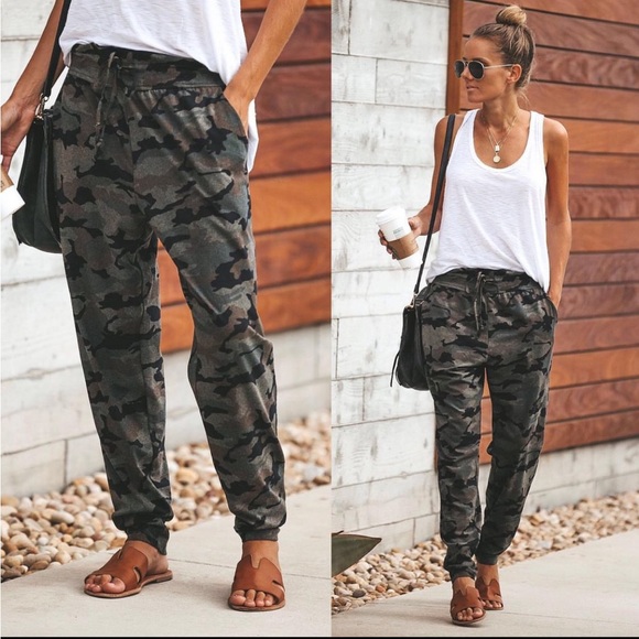 Vici Pants - ✨Vicidolls Under the Radar Pocketed Camo Joggers✨